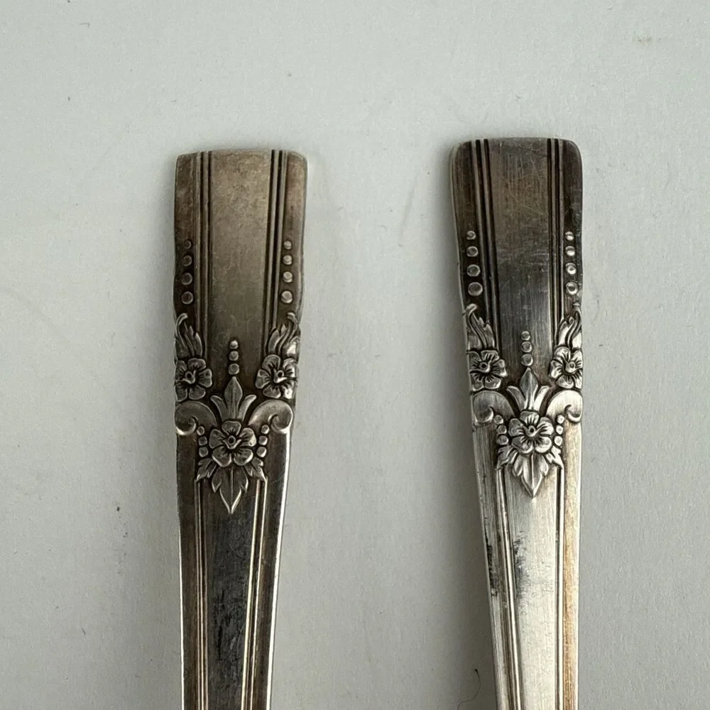 Wm A Rogers 1940 ARTISTIC Pattern Sugar Spoon & Butter Knife Oneida Ltd